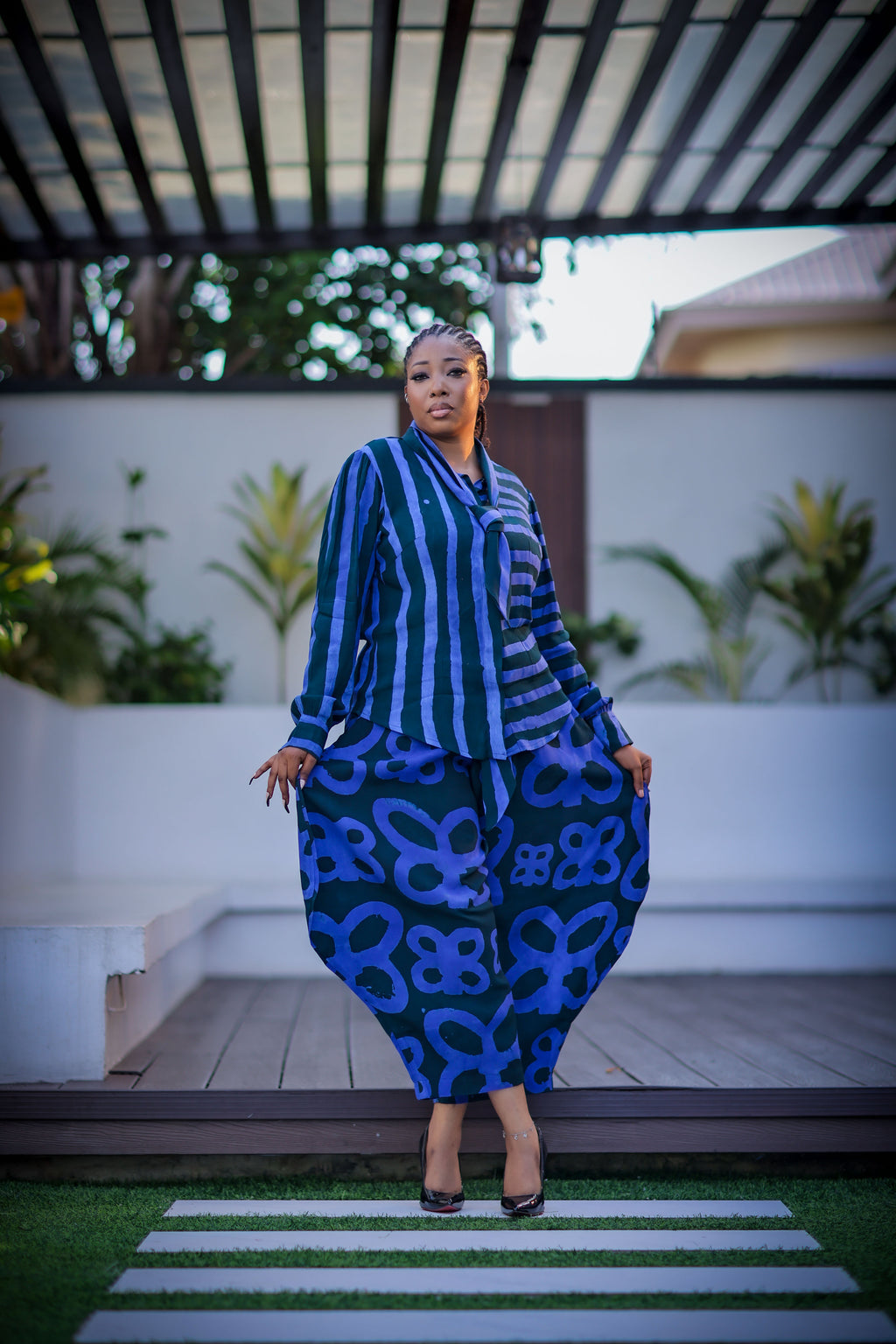 Ajiun kembe horseshoe pants set
